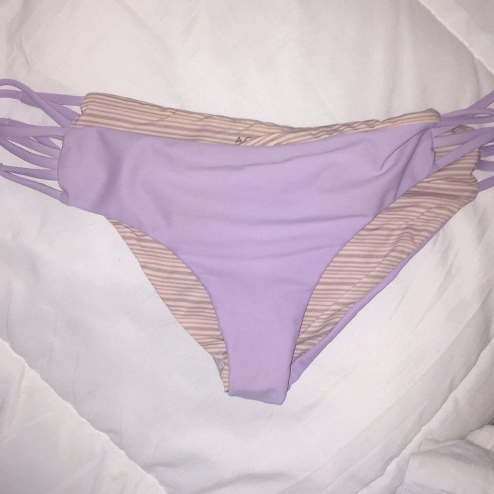 SOLD 🔴🔴🔴Acacia la riviera bottoms size large